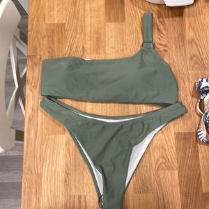 One shouldered bikini set